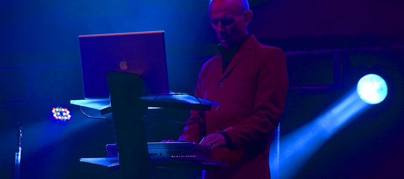 Erasure playing live onstage on the Mac. (CC-BY-SA) Andrew Hurley.