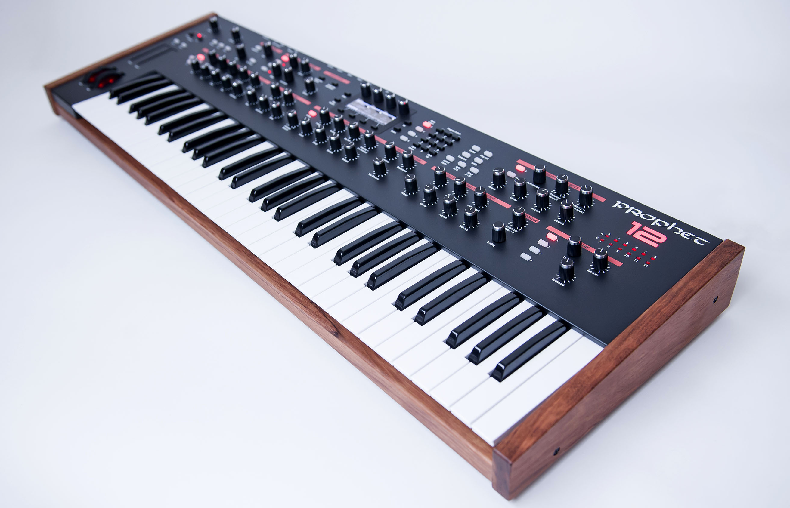 Синтезатор. Novation 61sl mkiii, midi & cv equipped keyboard controller with 8 track sequencer. Синтезатор. Синтезатор создание. Arturia essential 61.