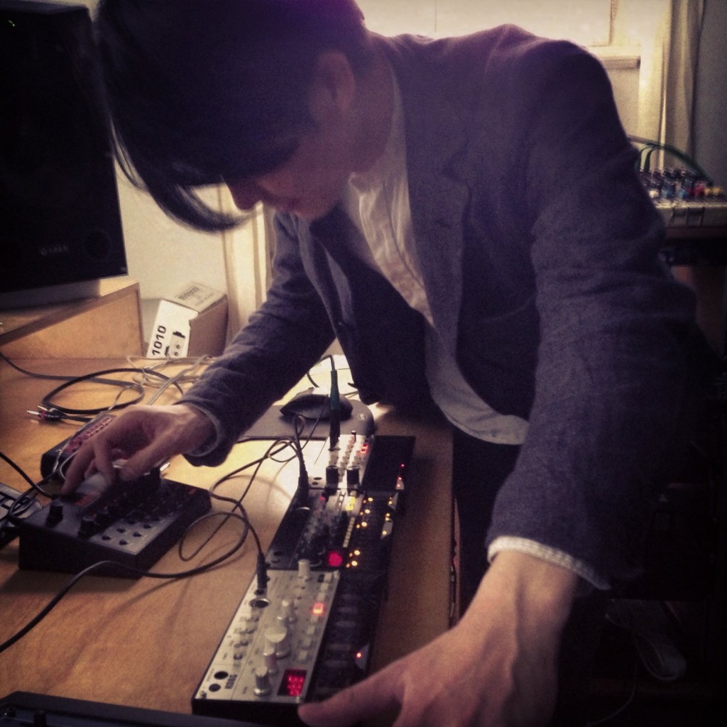 Korg's Tatsuya Takahashi stops by our studio, playing his volcas (and a bit of MeeBlip with us, too!)