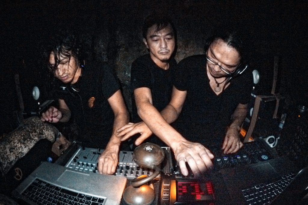 Live sets - necessarily, wonderfully, more chaotic than warmup DJ sets at your local club. Photo (CC-BY) Mixtribe - Japanese House Mafia.