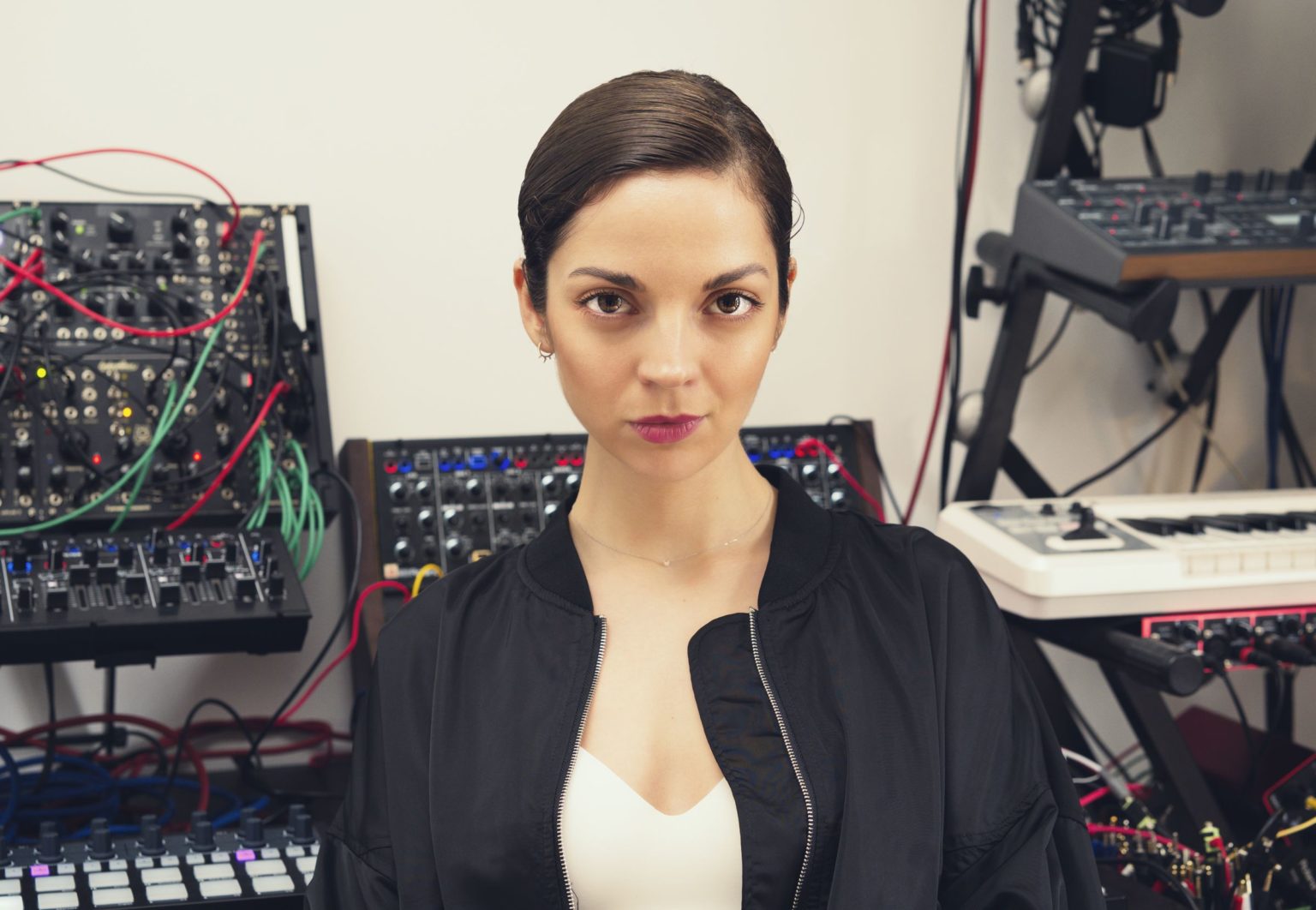 Come To The Spanish Desert To Watch Julia Bondar Play A Live Modular 