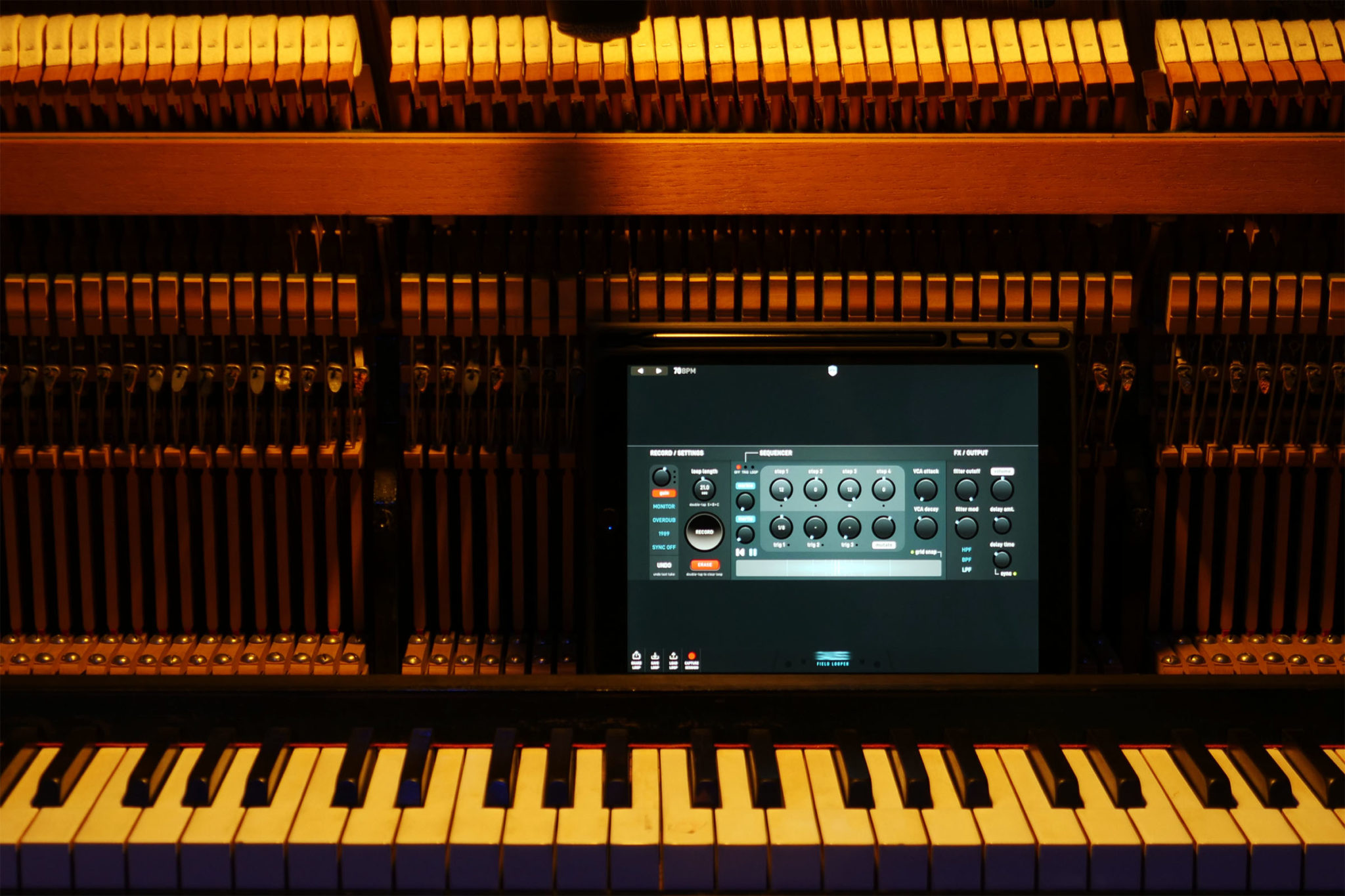 Hainbach and Bram Bos made the ultimate tape loopstyle field looper