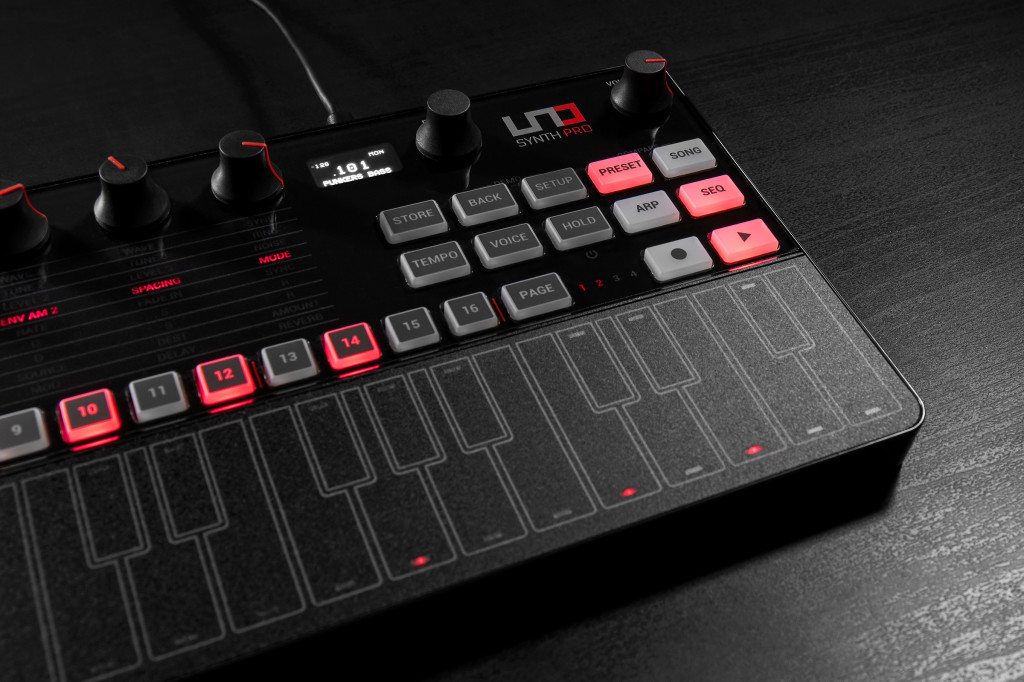 UNO Synth Pro Black IMG 9541 2 r