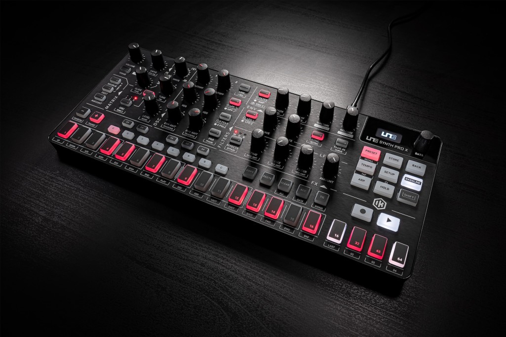 UNO SYNTH PRO X MG 1775 r