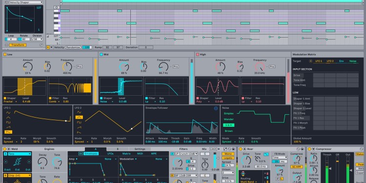 Live screenshot showing fully-expanded Roar saturation/coloration tool, including multiband processing.