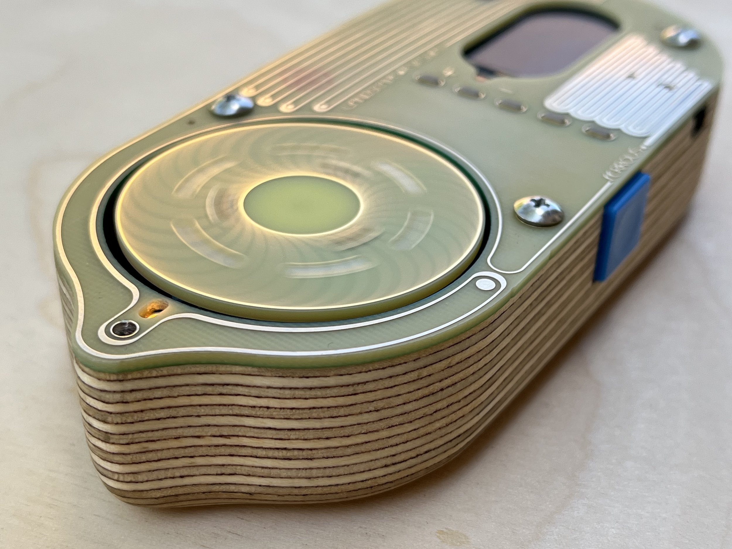 Landscape's Ferrous, an electro-mechanical resonator for strings