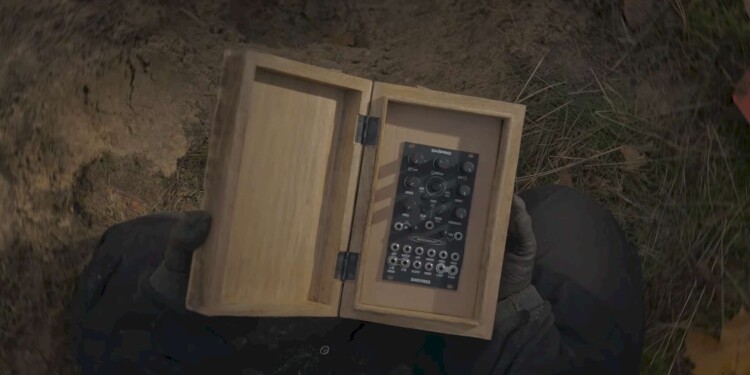 Tolkachev has found something ... in the forest! The box opens, and inside is a new Radiant module from Dnipro Modular x Sinevibes!