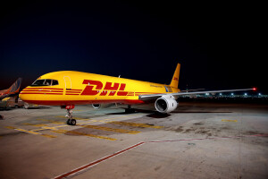 “The Webb Ellis Cup completes visit to Dubai as part of Rugby World Cup Trophy Tour” by Land Rover MENA, CC BY 2.0