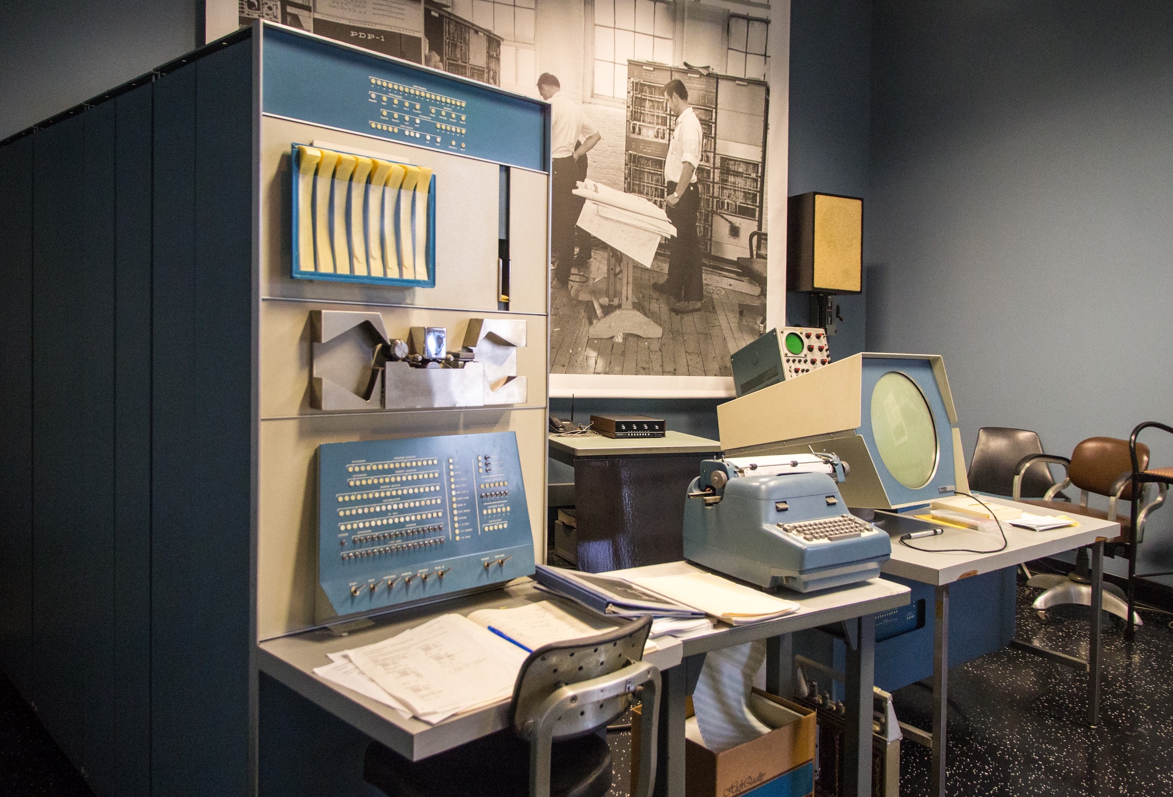 Boards of Canada played in lightbulbs: restored 1959 PDP-1 performance ...