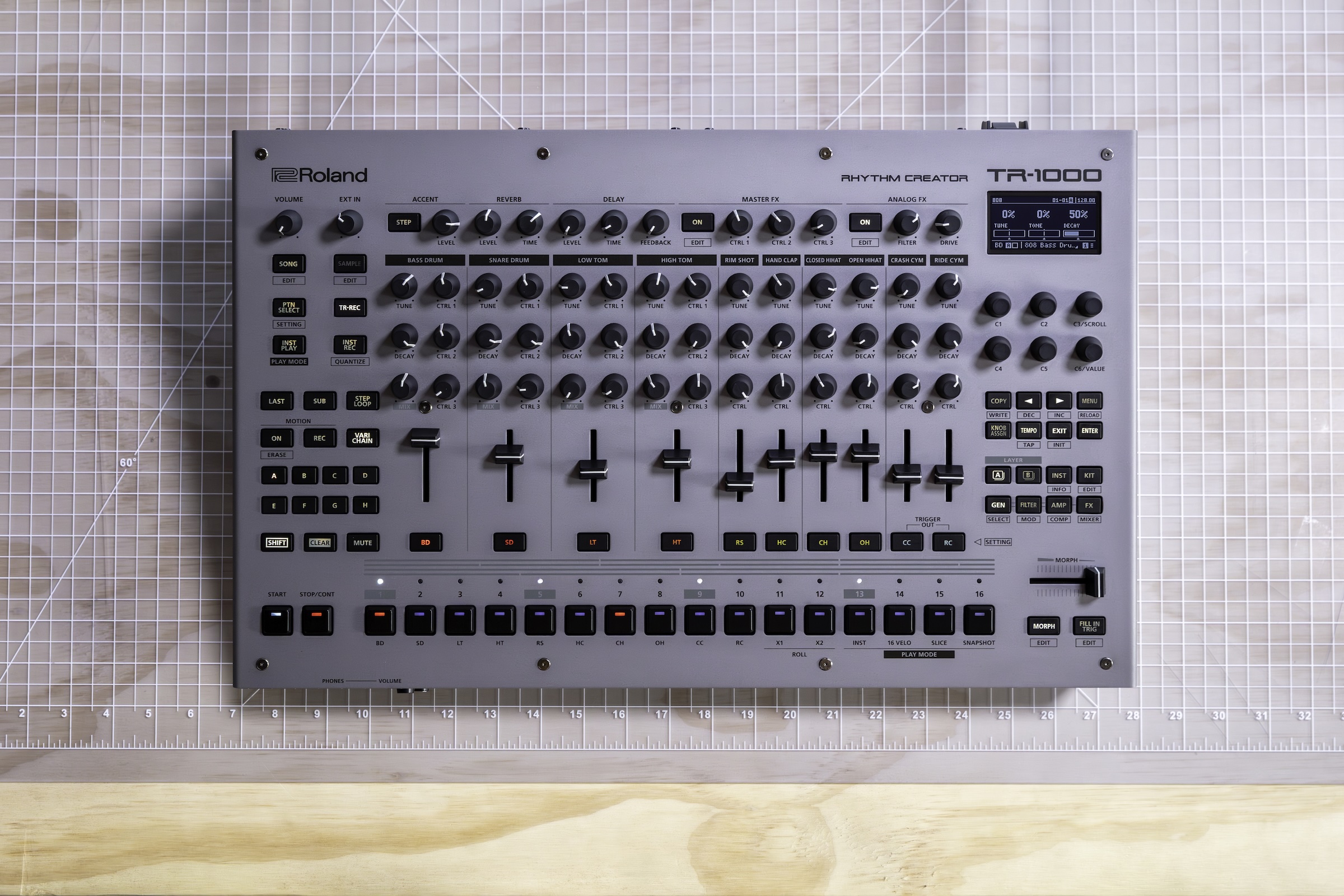 アート・デザイン・音楽 Machines a sous : Jean-Claude Baudot LEET Synthesizer – Johan von Konow