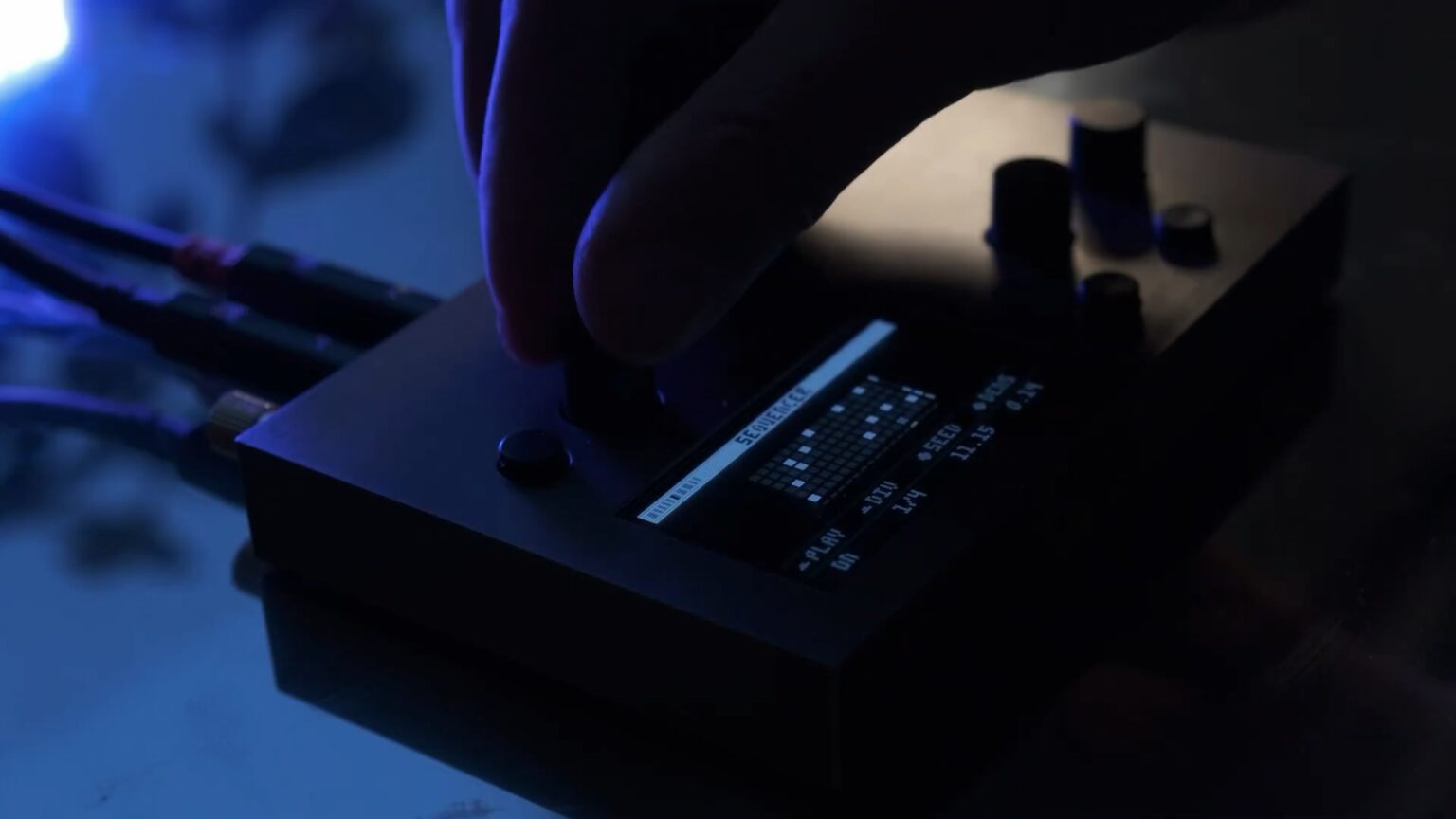 Etsuko's Eterna for monome norns, an elegant 6-voice slice instrument ...