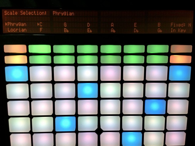 Scale options. Hold down shift to change the interval spacing.